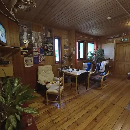 Laguun Hostel *